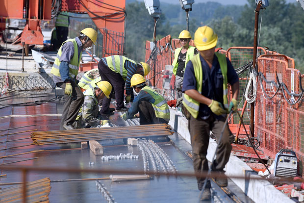 Премошћене Сава и Колубара